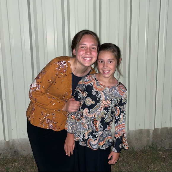 Meet your Posher, Trinity - Picture 3 of 7